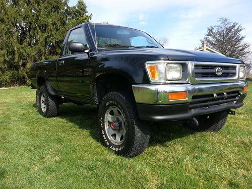 1993 toyota pickup 22re 4x4 (only 88,000 miles)