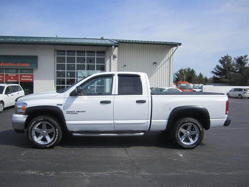 2006 dodge ram 1500 slt 4 door 4 x 4 one owner!