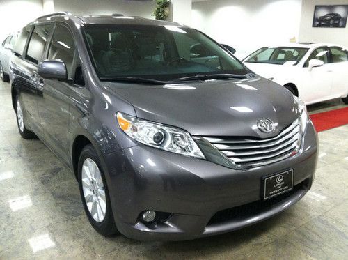 2011 toyota sienna limited
