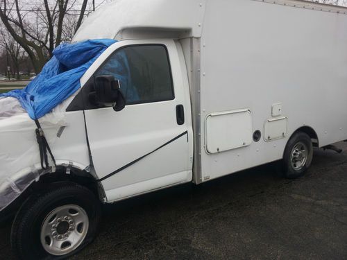 2005 chevrolet express 3500 base cutaway van 2-door 6.0l