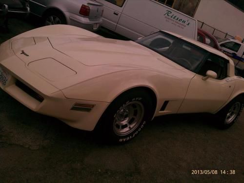 1981 corvette 5.7 v8 4 speed coupe