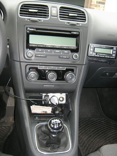 2011 Volkswagen Golf / Manual /19