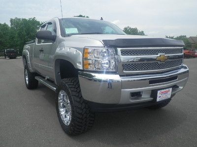 LIFTED LT1 SILVER BLACK INTERIOR VORTEC 5.3L V8  7 1/2