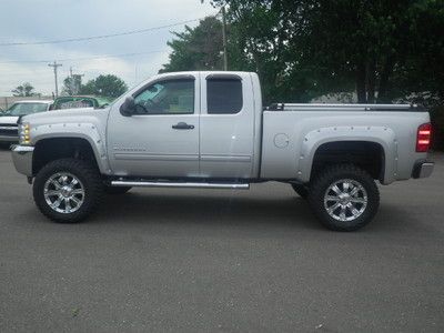 LIFTED LT1 SILVER BLACK INTERIOR VORTEC 5.3L V8  7 1/2