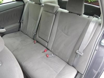 III Hybrid-electric Certified Hatchback 1.8L CD Solar Roof w/Navigation Package, image 12