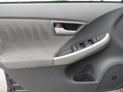 III Hybrid-electric Certified Hatchback 1.8L CD Solar Roof w/Navigation Package, image 16