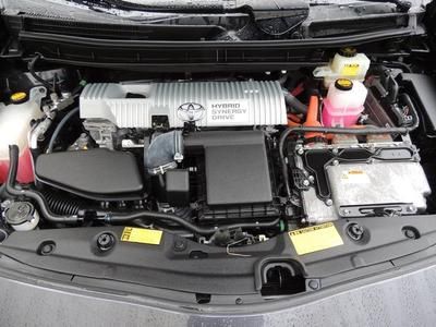 III Hybrid-electric Certified Hatchback 1.8L CD Solar Roof w/Navigation Package, image 18