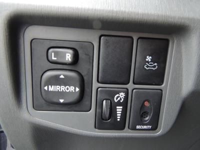III Hybrid-electric Certified Hatchback 1.8L CD Solar Roof w/Navigation Package, image 19