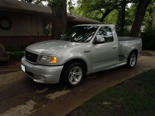 2000 ford r-150 svt lightning pick up truck