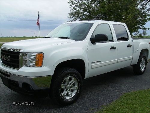 Very nice 2011 gmc sierra crew cab 4x4 loaded