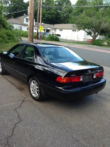 2000 toyota camry xle sedan 4-door 3.0l