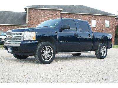 4x4 chevy silverado leveling kit custom wheels crew cab v8 automatic bedliner