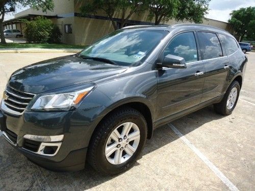 2013 chevrolet traverse lt w/1lt - 5k miles, rear camer