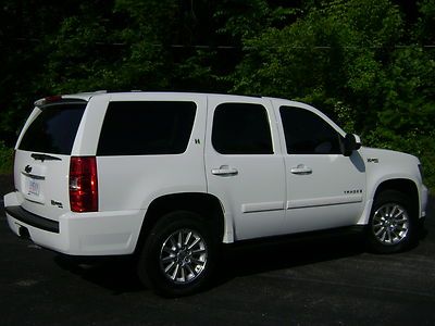 One Owner 4x4 Tahoe Hybrid Navigation Leather 2nd row bench 3rd row CarFax Clean, US $27,980.00, image 2