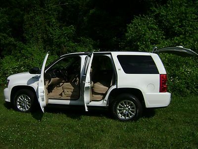 One Owner 4x4 Tahoe Hybrid Navigation Leather 2nd row bench 3rd row CarFax Clean, US $27,980.00, image 5