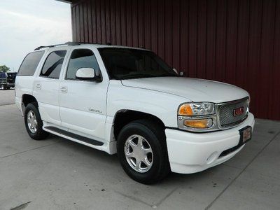 Yukon denali 6.0 v8 awd 3rd row seat nav sunroof dvd heated seats very clean