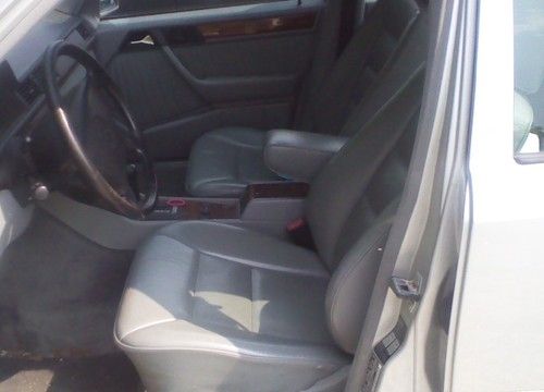 MERCEDES BENZ 300 CLASS LOTS.  2 CARS FOR 1 BID !!   4-MATIC & COUPE. NO RESERVE, image 4