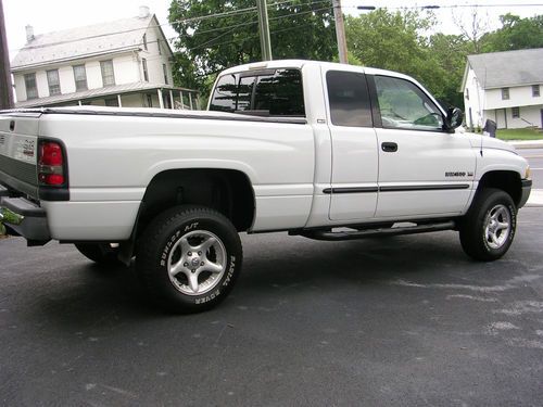 2000 dodge ram 1500 laramie/slt/off road 4 dr 4x4 5.9l auto 7200 lb tow rating