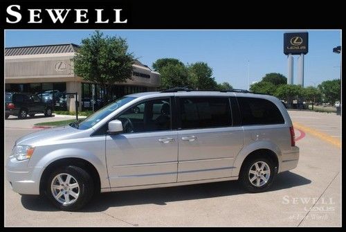 09- chrysler town and country one owner 3rd row leather heated seats quads