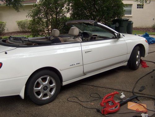 Toyota camry solara sle convertible 2001 with 211,000 miles white orlando area