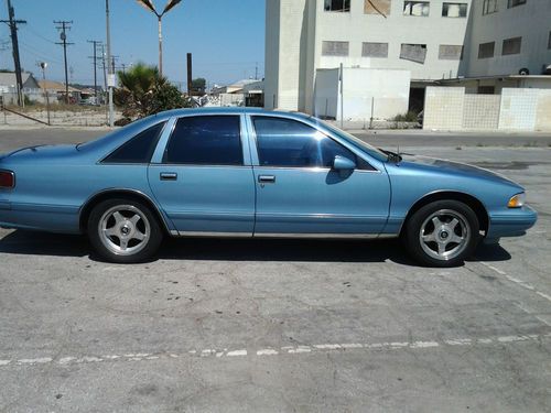 1993 chevrolet caprice classic sedan 4-door 5.0l