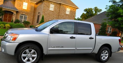 2012 nissan titan sv **low miles**