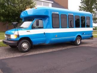 2002 ford e450 bus 7.3 liter diesel runs gr8!  no ac; wheelchair lift works