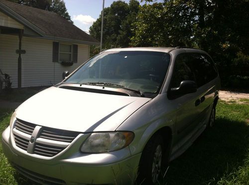 2005 dodge grand caravan se mini passenger handicap van 4-door 3.3l