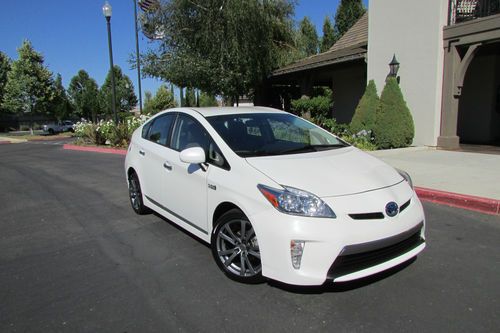 2012 toyota prius plug in hybrid advance package, fully loaded model!!!!