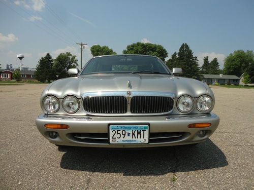 1999 jaguar vanden plas / 85,000 adult miles / clean carfax / original $66,000