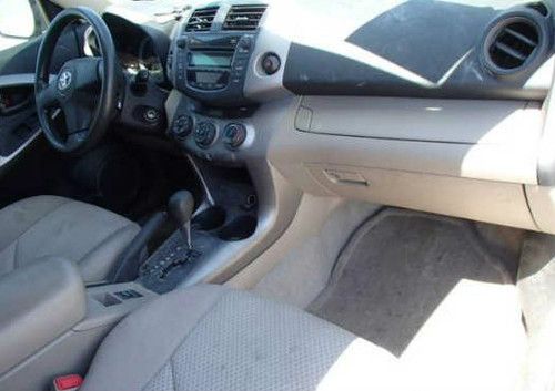 2006 Toyota RAV4 Base Sport Utility 4-Door 2.4L, image 5