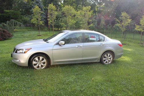 Honda accord 2008 4dr exl-v6 56,500 miles