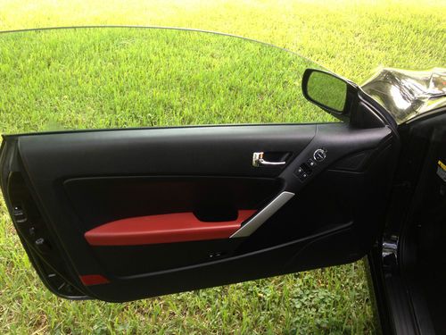 2010 Hyundai Genesis Coupe 2.0T Track Coupe 2-Door 2.0L, US $18,500.00, image 4