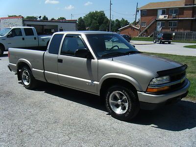 2003 chevy s10 2wd ext cab pickup truck
