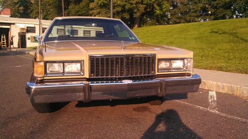 Only 35K Mercury Grand Marquis Ford LTD Crown Victoria coupe country squire 2dr, image 10