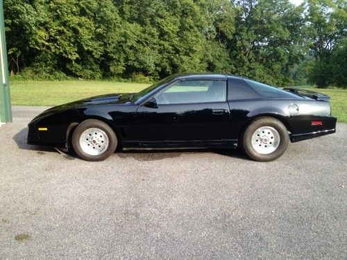 1984 pontiac trans am black t-tops 5speed v8 2d coupe