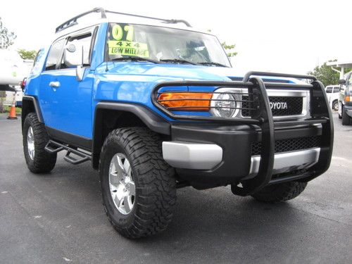 2007 toyota fj-cruiser 4x4 suv low miles