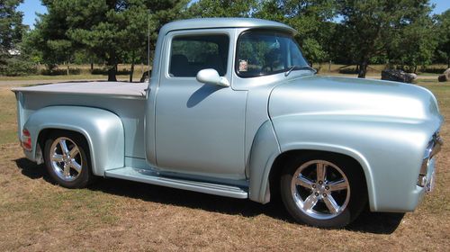 Ford 1956 Resto Mod, image 2
