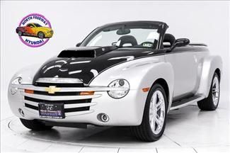 2006 chevrolet ssr 6.0l v8 chrome pkg carpeted bed w/wood slats running boards