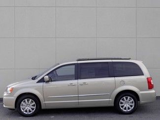 New 2014 chrysler town &amp; country leather tv dvd