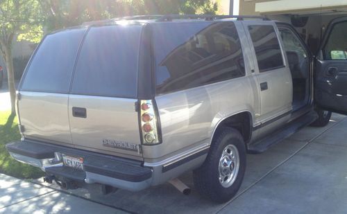 1999 chevrolet suburban 2500  2 x 4    lt  454 v8   125k  miles  great  shape