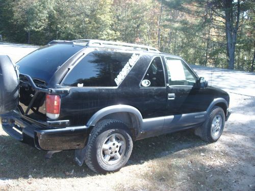 2000 chevy s10 blazer 4x4 with automatic and 4.3l vortec runs awesome!!!!!