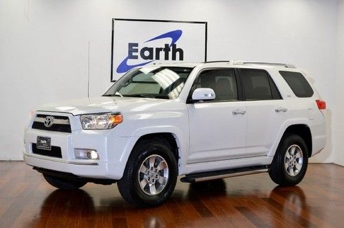 2010 toyota 4runner sr5, leather, 1 owner, spotless!