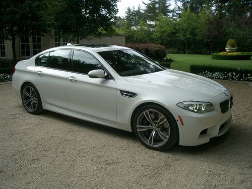 2013 bmw m5 only 5k miles, stunning!