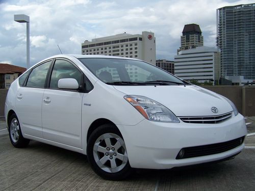 2006 toyota prius  hybrid, full loaded,  exccelent condition, one owner.