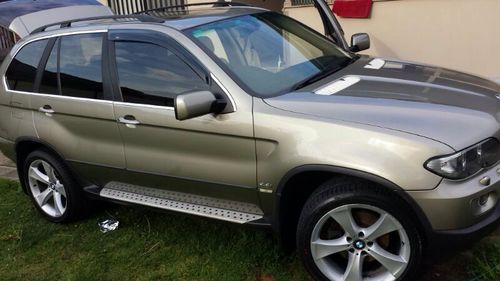 Gold bmw x5, e53, 2005 model