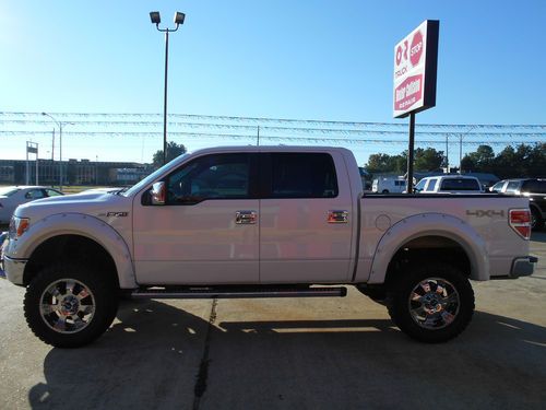 Lifted 2011 ford f-150 lariat crew cab pickup 4-door 5.0l