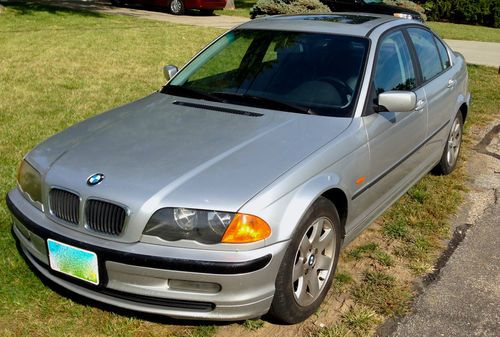 2001 bmw 325i sedan 4-door 2.5l nice car