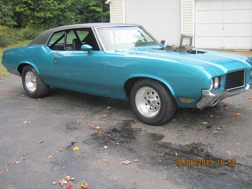 72 cutlass supreme, newer paint,455 engine, too much too list