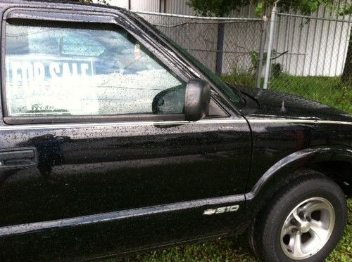 2000 chevy s-10 pick up truck